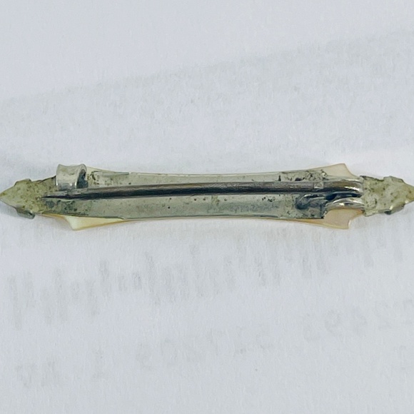 Victorian Carved Mother Of Pearl Hand Antique Pin C Hook Clasp Pin MINT 1.25". - Picture 4 of 11